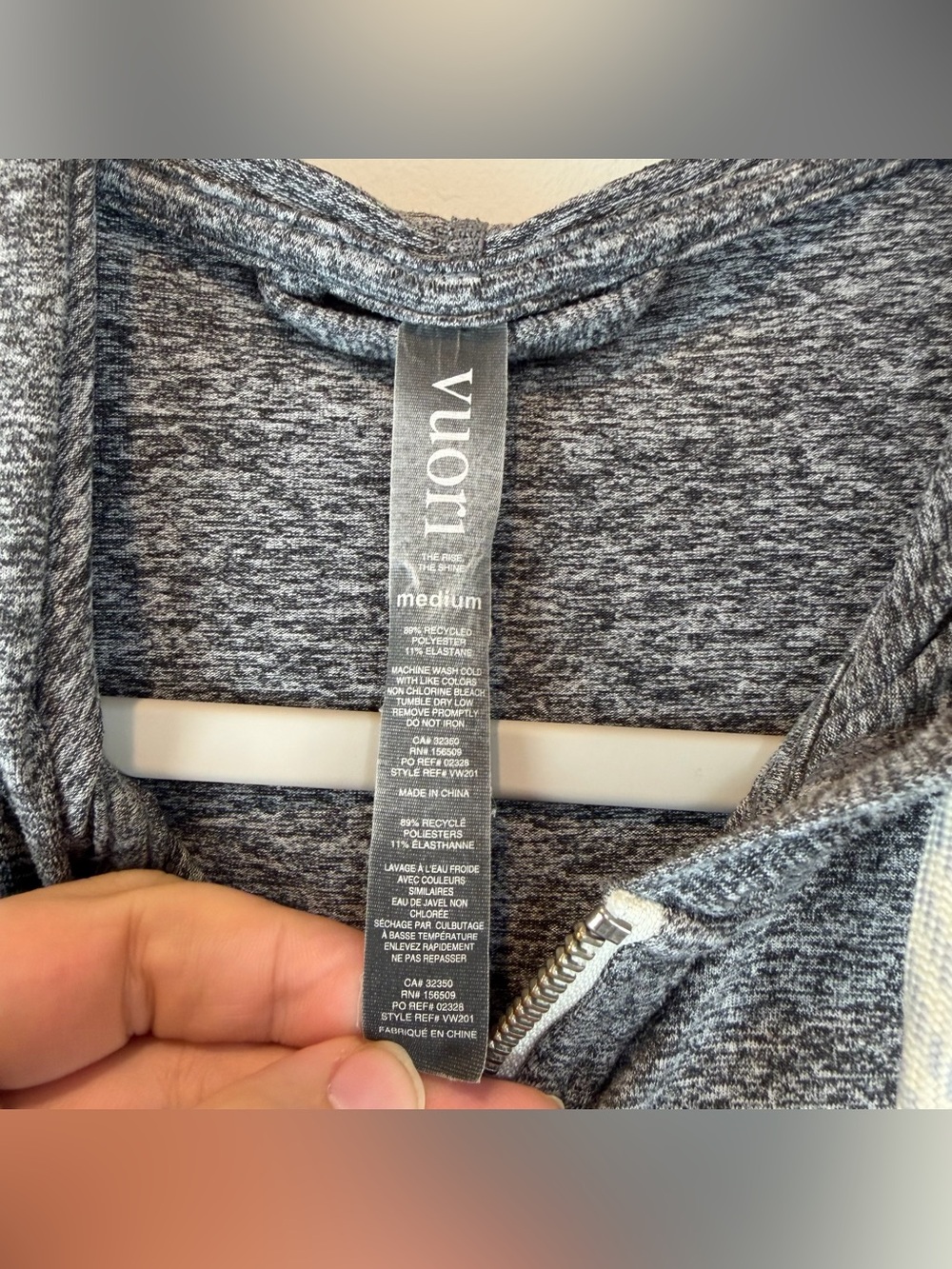 Vuori Women’s Gray Heathered Halo 2.0 Performance Athletic Hoodie Jacket Medium - Picture 5 of 5